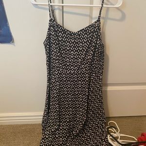 Medium old navy black print dress